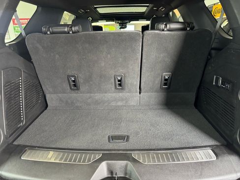 Used 2023 GMC Yukon Denali w/ Denali Reserve Package image 10