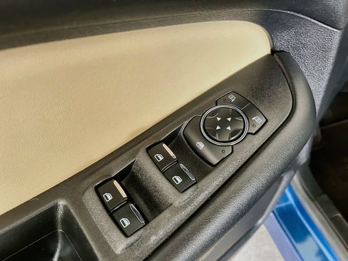 Used 2020 Ford Edge SE FWD image 18