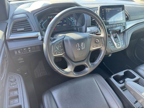Used 2024 Honda Odyssey Sport image 17