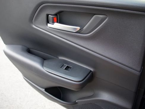 Used 2026 Toyota Prius Plug-In Hybrid FWD image 19