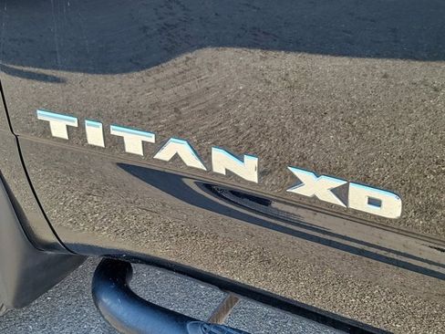 Used 2021 Nissan Titan S image 16