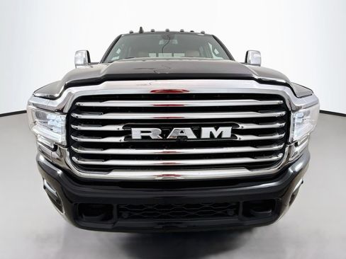 Used 2024 RAM 2500 Limited w/ Towing Technology Group AWD/4WD image 2