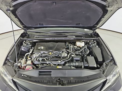 Used 2021 Toyota Camry LE FWD image 6
