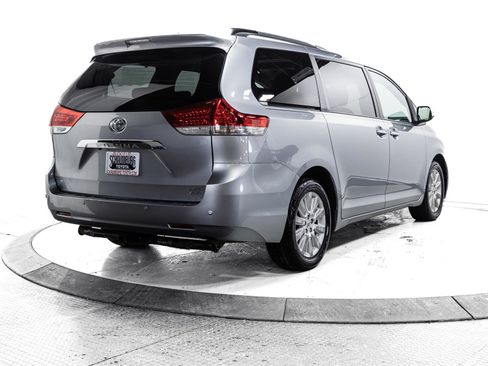 Used 2013 Toyota Sienna LTD image 12
