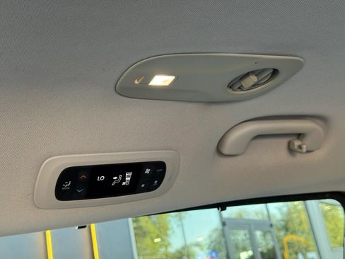 Used 2017 Chrysler Pacifica Touring-L Plus FWD image 31