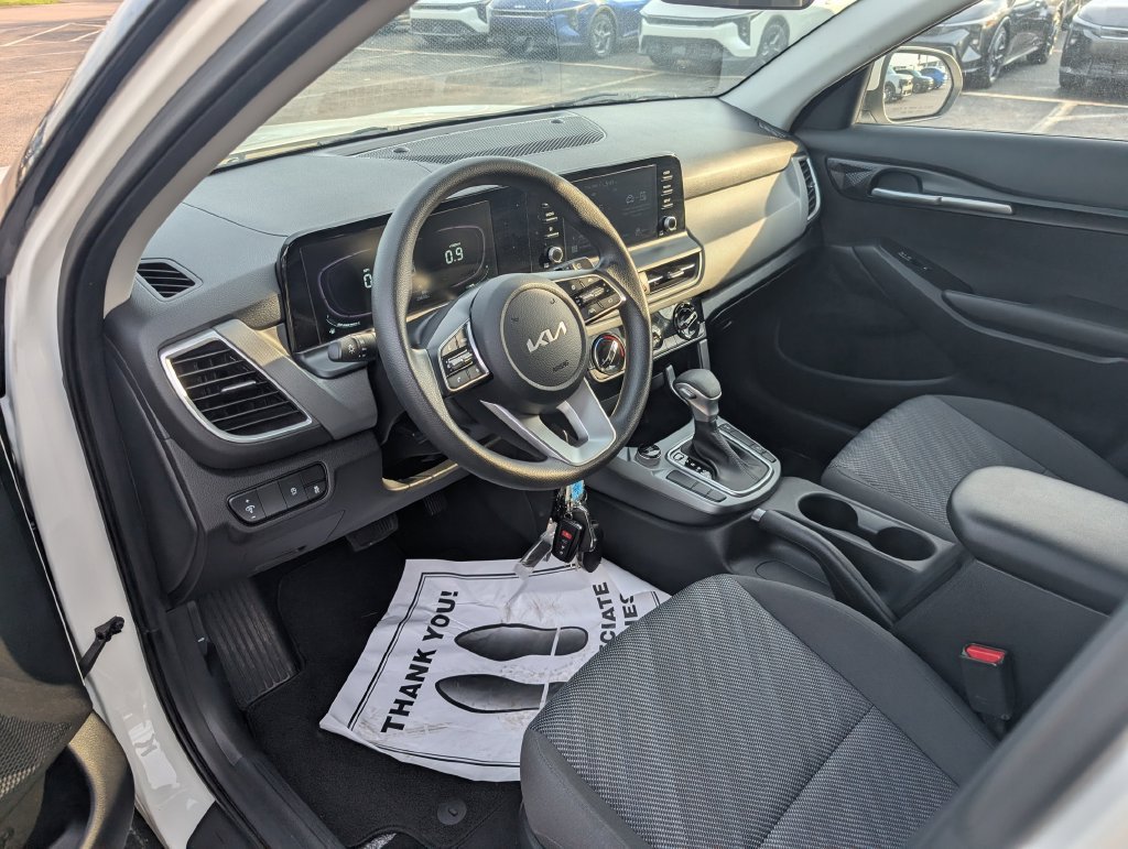 Used 2024 Kia Seltos LX AWD/4WD image 13