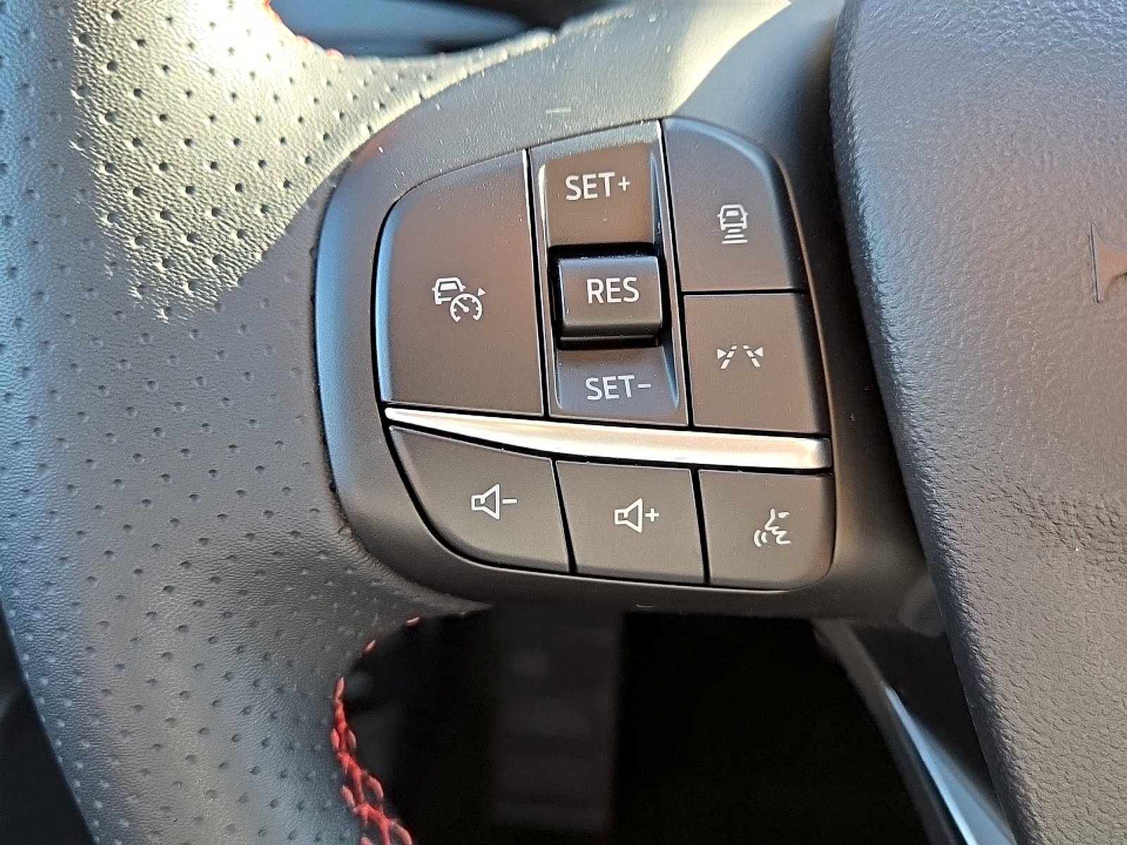 Used 2023 Ford Escape ST-Line w/ Tech Pack #1 AWD/4WD image 13