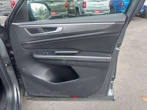 Used 2024 Volkswagen Atlas Cross Sport SE image 15