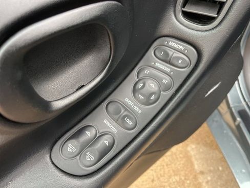 Used 2004 Chevrolet Corvette Coupe w/ Roof Package image 13