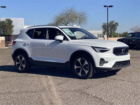 New 2025 Volvo XC40 B5 Core w/ Protection Package Premier image 4