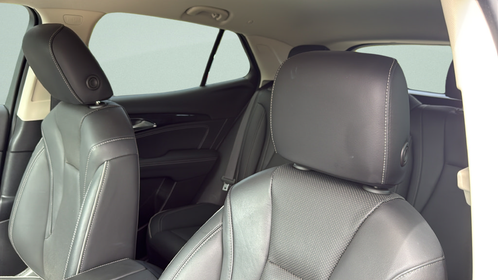 Used 2023 Buick Envision Essence FWD image 22