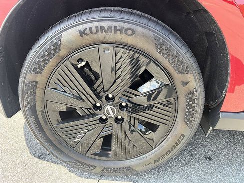 Certified 2025 Nissan Murano SV FWD image 11