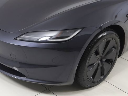 Used 2025 Tesla Model 3 Long Range image 58