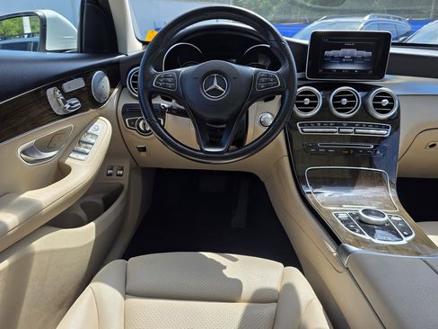 Used 2019 Mercedes-Benz GLC 350e 4MATIC w/ Premium Package image 13