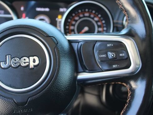 Used 2023 Jeep Wrangler Unlimited Sahara AWD/4WD image 18