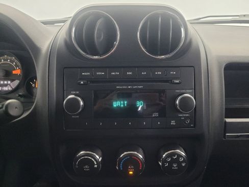 Used 2015 Jeep Patriot Sport w/ Power Value Group AWD/4WD image 25