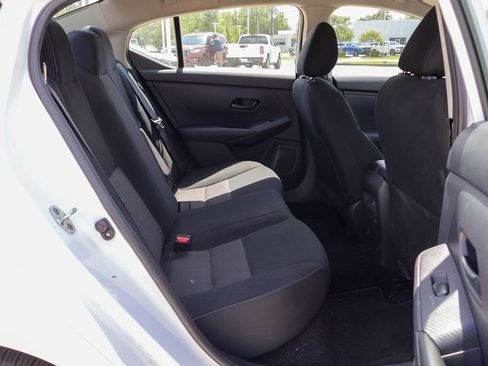 Certified 2025 Nissan Sentra SV image 10