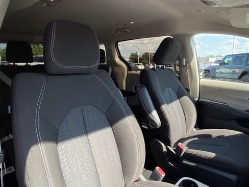 Used 2023 Chrysler Voyager LX FWD image 22