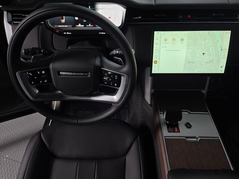 New 2026 Land Rover Range Rover Long Wheelbase SE AWD/4WD image 13