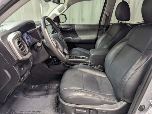 Used 2020 Toyota Tacoma SR5 RWD image 10