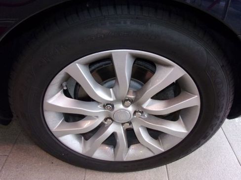 Used 2017 Land Rover Range Rover Sport HSE image 39