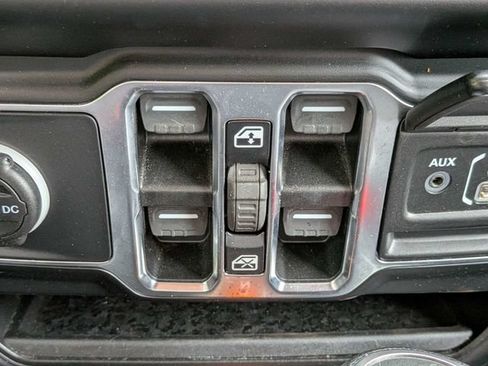 Used 2021 Jeep Gladiator Sport AWD/4WD image 26