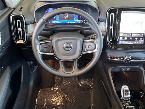 Certified 2025 Volvo XC40 B5 Plus image 13