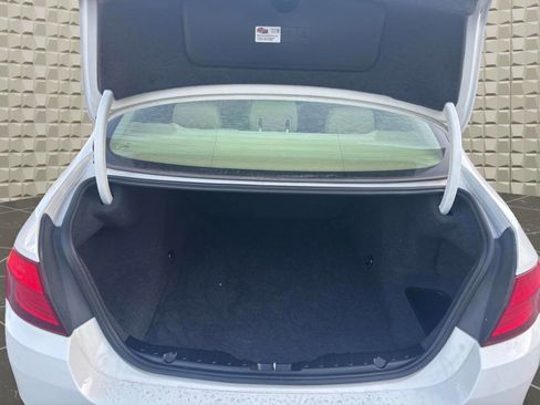 Used 2011 BMW 528i Sedan image 26