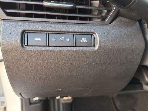 Used 2025 Nissan Altima 2.5 SV FWD image 19