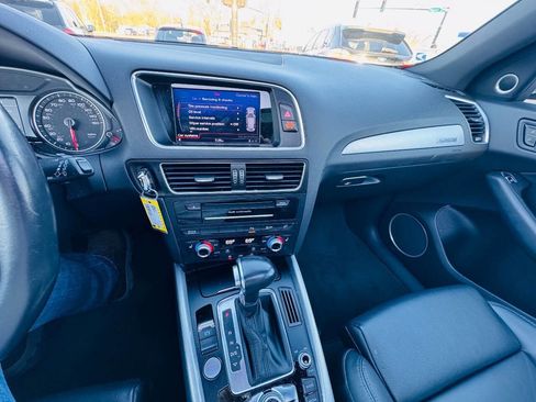 Used 2017 Audi Q5 2.0T Premium Plus w/ Technology Package image 21