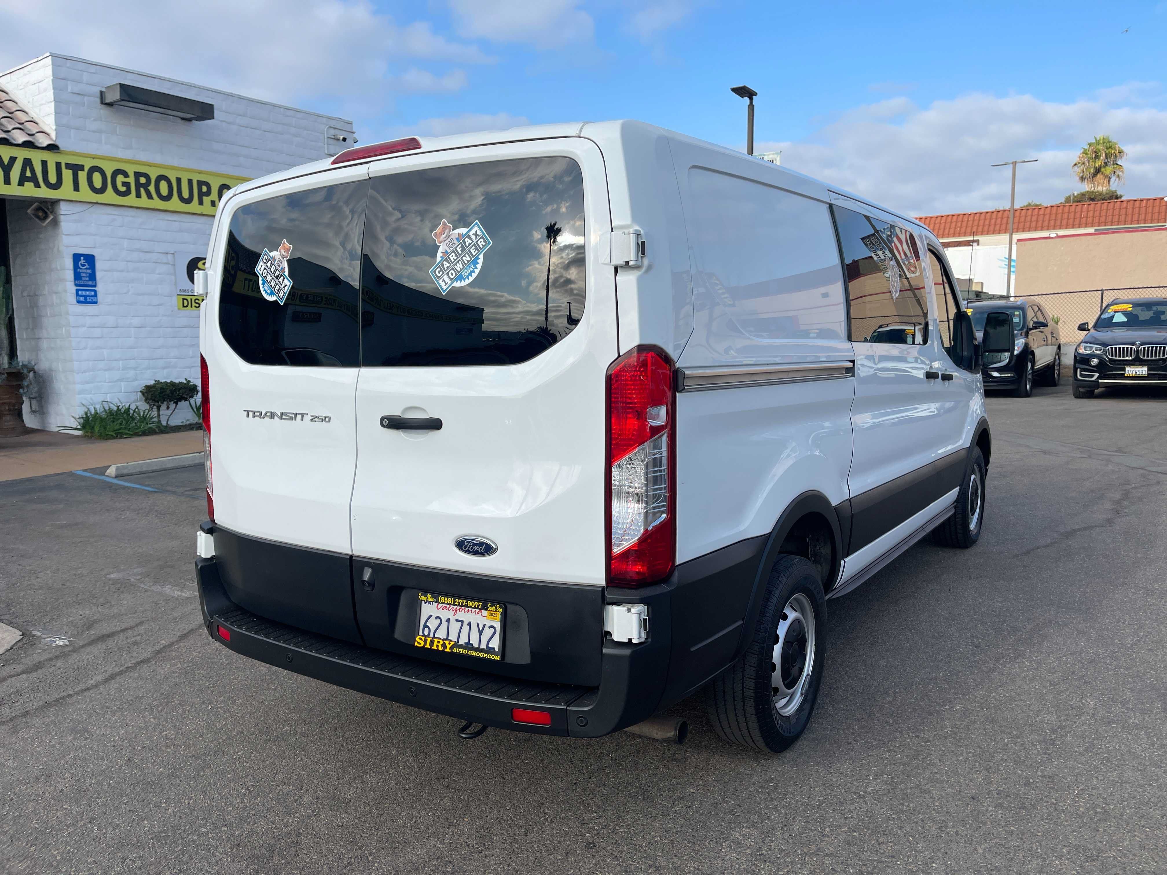 Used 2020 Ford Transit 250 Low Roof RWD image 3