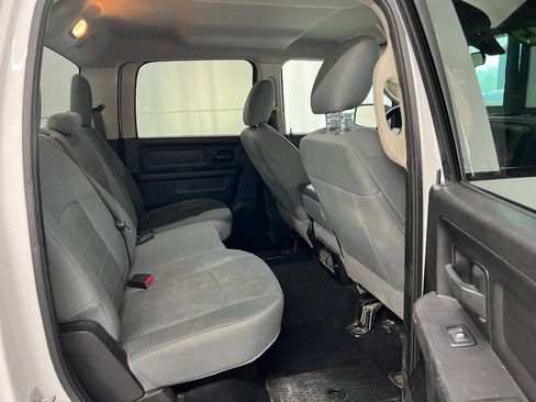 Used 2019 RAM 1500 Express w/ Express Value Package AWD/4WD image 10