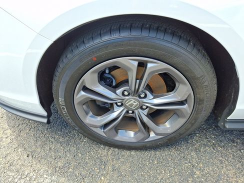 Certified 2023 Honda Accord EX image 28