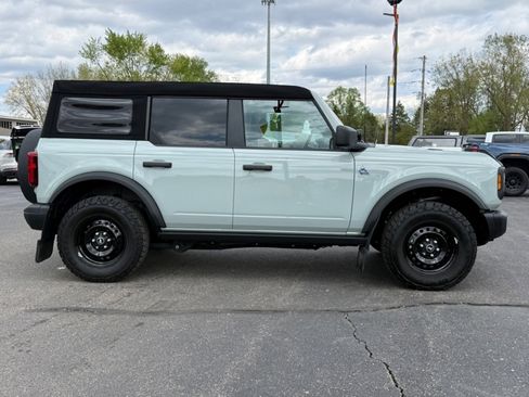 Used 2023 Ford Bronco Black Diamond AWD/4WD image 9