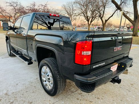 Used 2019 GMC Sierra 2500 Denali w/ Duramax Plus Package image 5