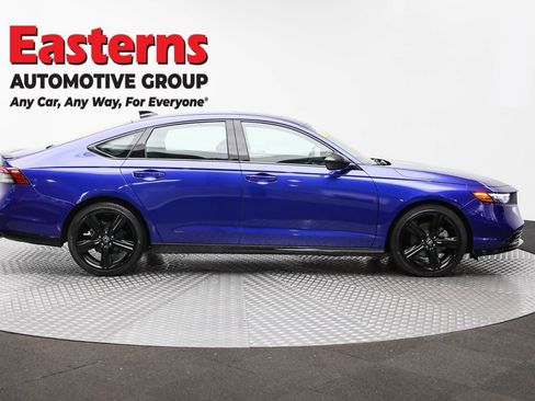 Used 2025 Honda Accord Sport image 4