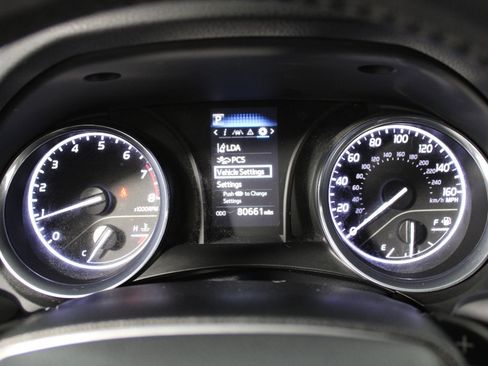 Used 2019 Toyota Camry SE FWD image 21