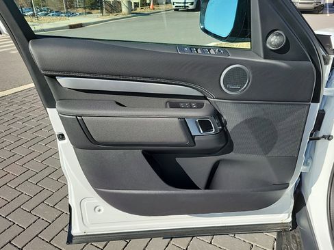 Certified 2025 Land Rover Discovery Dynamic SE AWD/4WD image 22