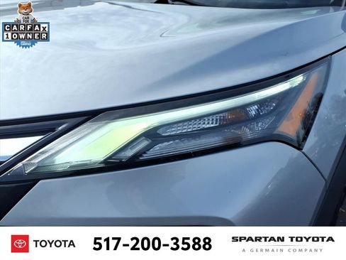 Used 2024 Nissan Rogue SV image 15