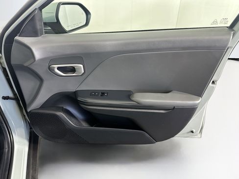 Used 2025 Kia K4 LXS image 31