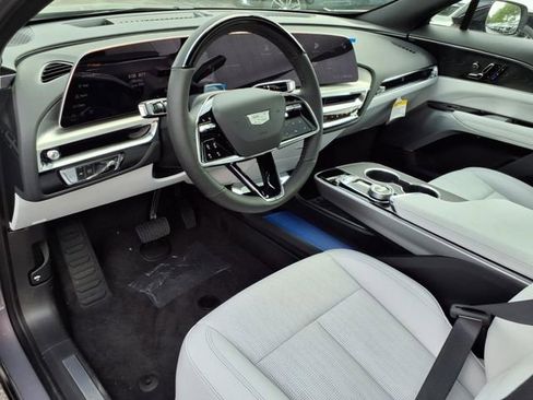 New 2025 Cadillac Lyriq Luxury image 3