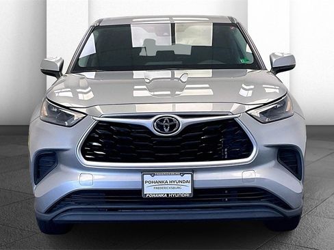 Used 2022 Toyota Highlander L image 2