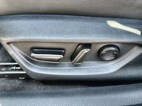 Used 2025 Toyota Camry XSE FWD image 12
