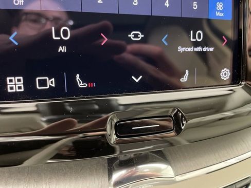 New 2024 Volvo XC60 T8 Plus w/ Protection Package Premier image 33