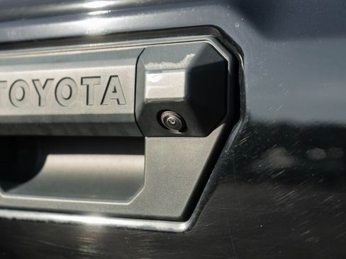 Used 2024 Toyota Tacoma TRD Off-Road image 9