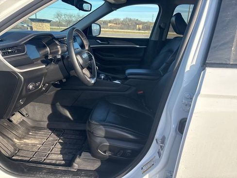 Used 2022 Jeep Grand Cherokee L Limited image 19