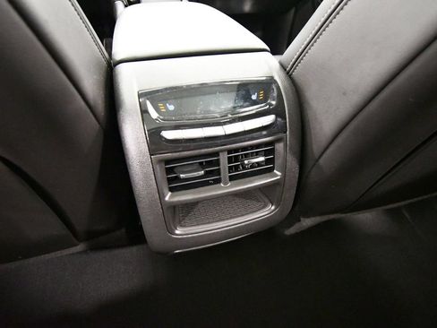 Used 2022 Cadillac XT5 Sportv AWD/4WD image 17