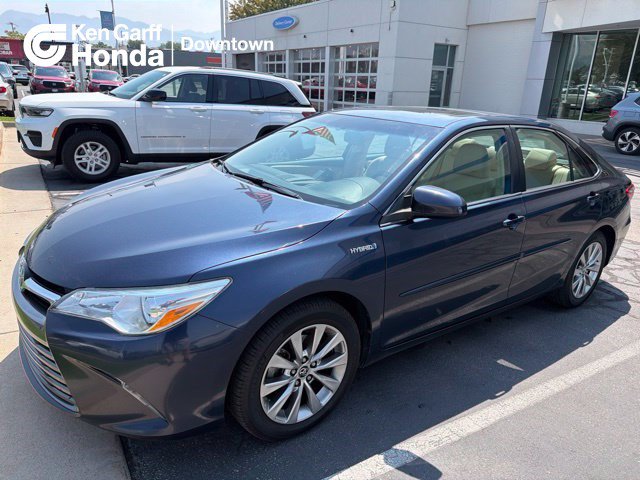 Used 2015 Toyota Camry XLE w/ Moonroof Package FWD image 1