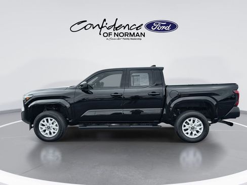 Used 2025 Toyota Tacoma SR RWD image 5