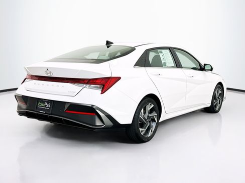 Used 2024 Hyundai Elantra Limited FWD image 9
